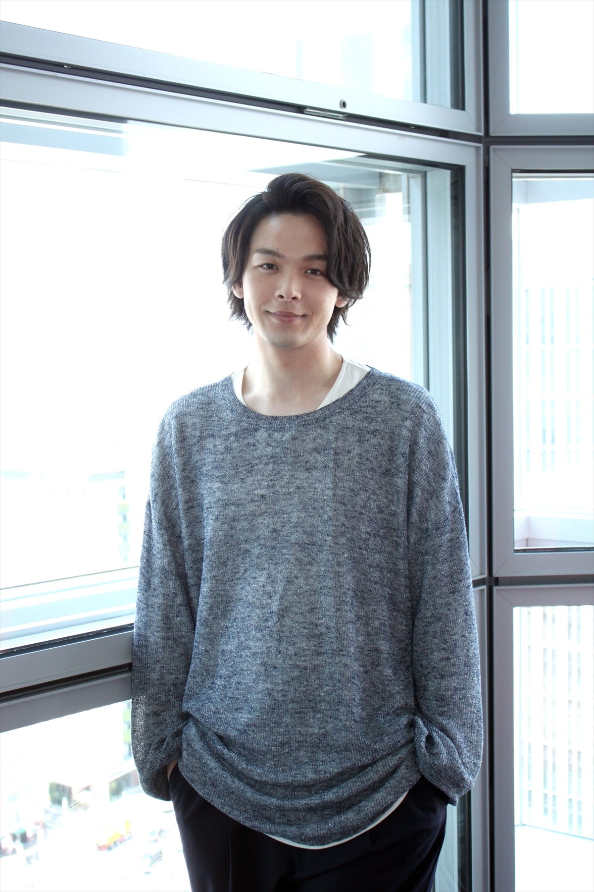 中村倫也、『崖っぷちホテル！』浜辺美波との“コンビ芸”に自信