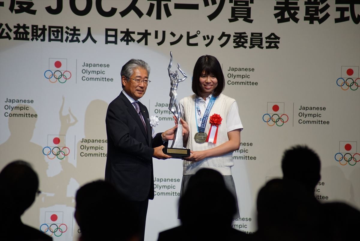 羽生結弦「まだまだ挑戦し続ける」 JOCスポーツ賞授賞式にメダリスト集合