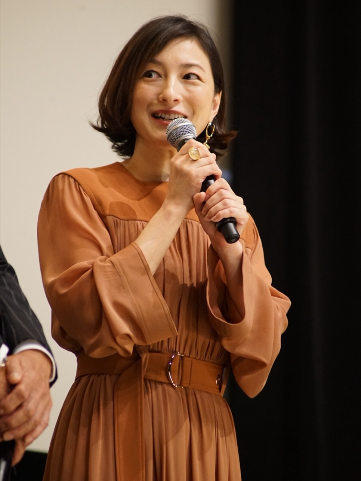 舘ひろし、“終わらない”秘訣は女好き？　映画『終わった人』舞台挨拶
