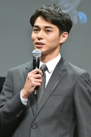 映画『パンク侍、斬られて候』完成披露舞台挨拶イベントに登壇した東出昌大