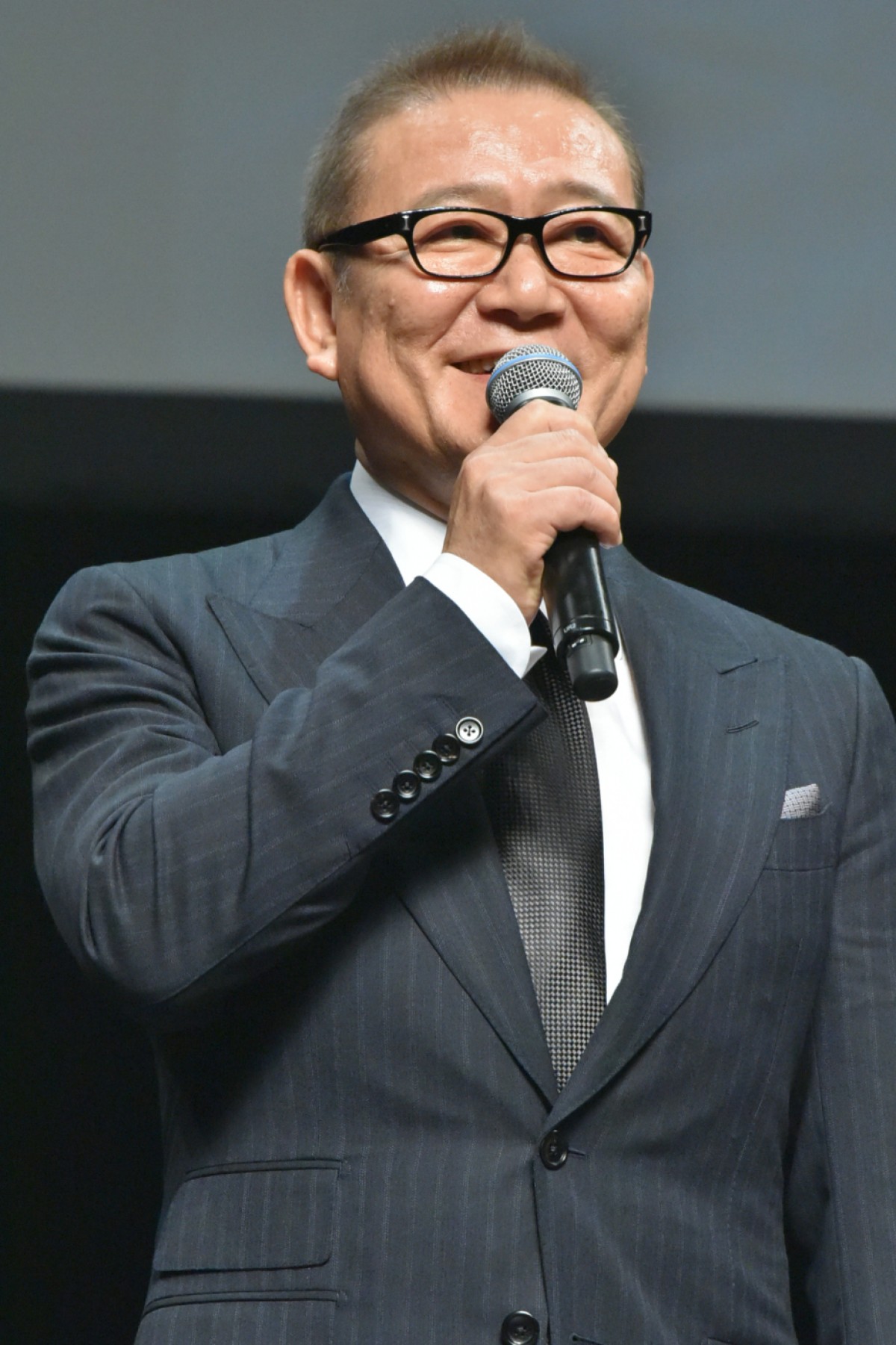 綾野剛、ギックリ腰になった豊川悦司を60分マッサージしてメロメロに