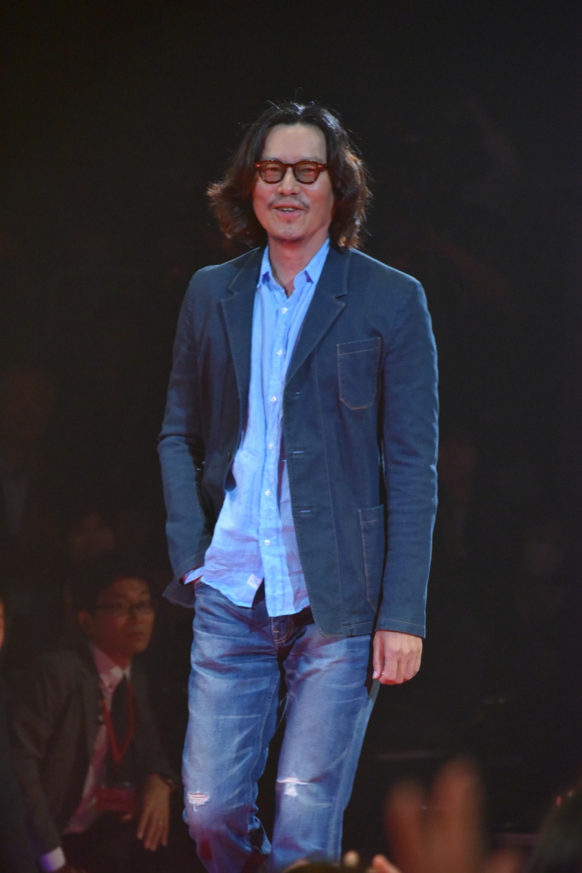 綾野剛、ギックリ腰になった豊川悦司を60分マッサージしてメロメロに