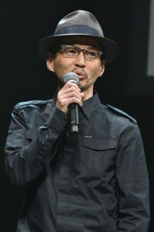 映画『パンク侍、斬られて候』完成披露舞台挨拶イベントに登壇した石井岳龍監督