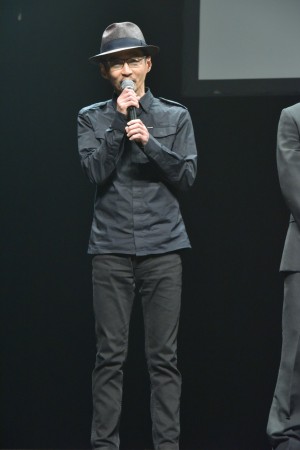 映画『パンク侍、斬られて候』完成披露舞台挨拶イベントに登壇した石井岳龍監督