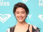 【写真】森星、美脚のぞくセクシーなドレス 「メットガラ」オフショット