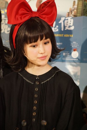 ミュージカル『魔女の宅急便』公開フォトコール＆囲み取材に登場した福本莉子