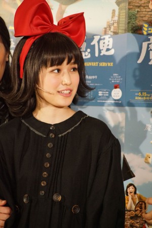 ミュージカル『魔女の宅急便』公開フォトコール＆囲み取材に登場した福本莉子