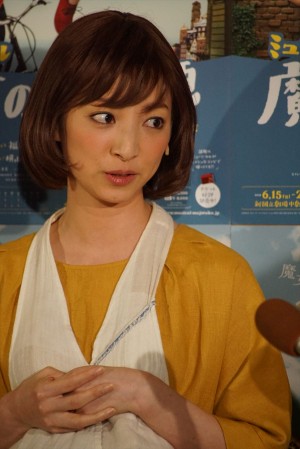 ミュージカル『魔女の宅急便』公開フォトコール＆囲み取材に登場した白羽ゆり