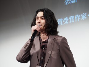 『連続ドラマW ダブル・ファンタジー』完成披露試写会＆舞台挨拶に登場した柳俊太郎