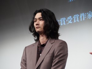 『連続ドラマW ダブル・ファンタジー』完成披露試写会＆舞台挨拶に登場した柳俊太郎