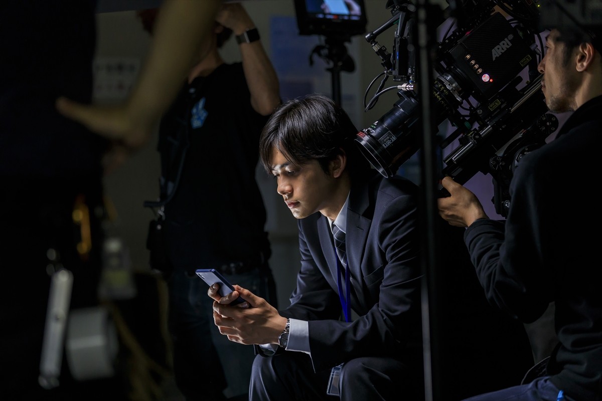 北村匠海、スーツ姿で新社会人に　JT新CMに登場