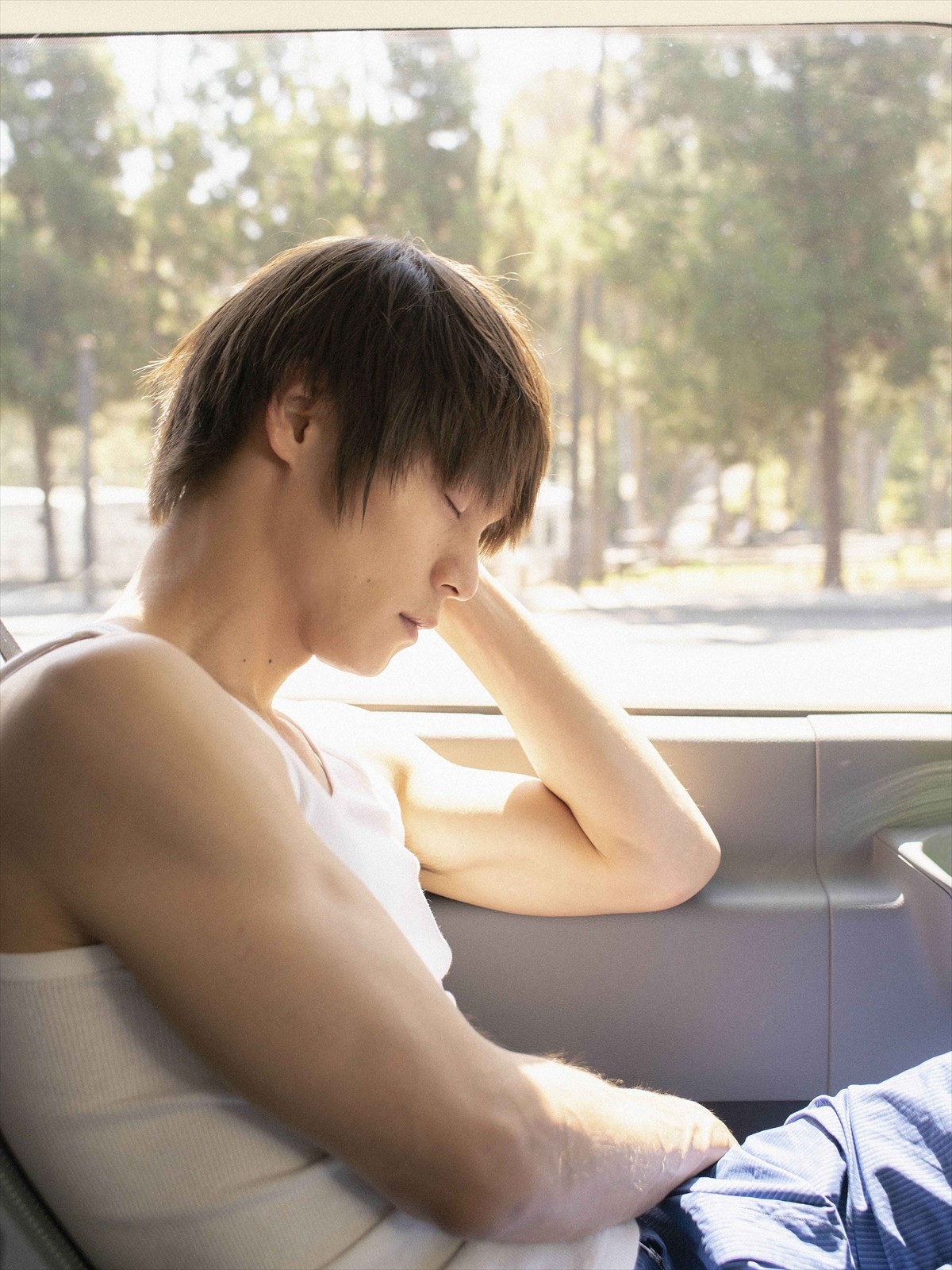 窪田正孝、裸の背中にドキ！ 恋人目線カット公開