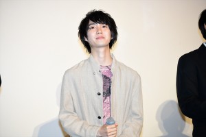 『劇場版 ドルメンX』公開記念舞台挨拶に出席した小越勇輝