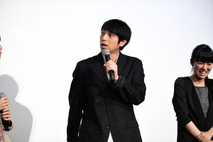 『劇場版 ドルメンX』公開記念舞台挨拶に出席した徳井義実