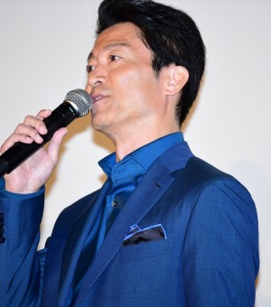 『空飛ぶタイヤ』公開記念舞台挨拶に登壇した寺脇康文