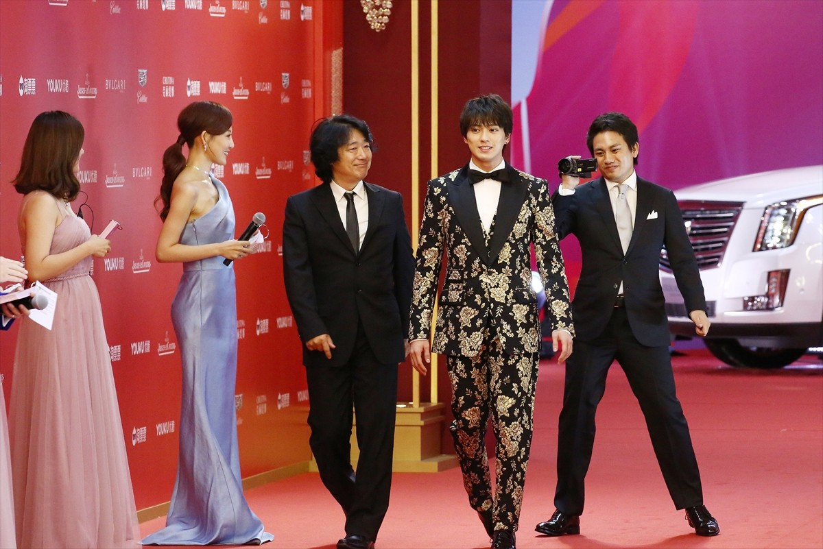 新田真剣佑、『OVER DRIVE』で上海国際映画祭に　現地ファン熱狂