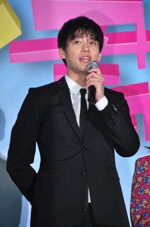 映画『センセイ君主』スペシャルステージイベント＆完成披露舞台挨拶に登場した竹内涼真