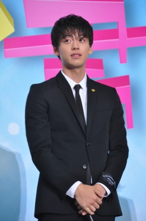 映画『センセイ君主』スペシャルステージイベント＆完成披露舞台挨拶に登場した竹内涼真