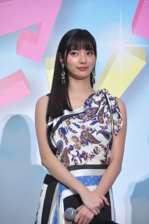 映画『センセイ君主』スペシャルステージイベント＆完成披露舞台挨拶に登場した新川優愛