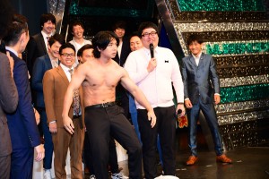 「M‐1グランプリ2018」開催会見に出席したマヂカルラブリーの野田クリスタル（左）と村上（右）