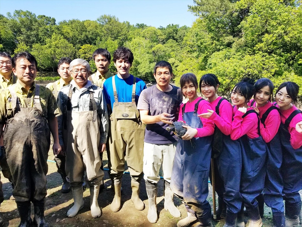 AKB48が泥まみれ！今夜放送『池の水ぜんぶ抜く大作戦』に参戦