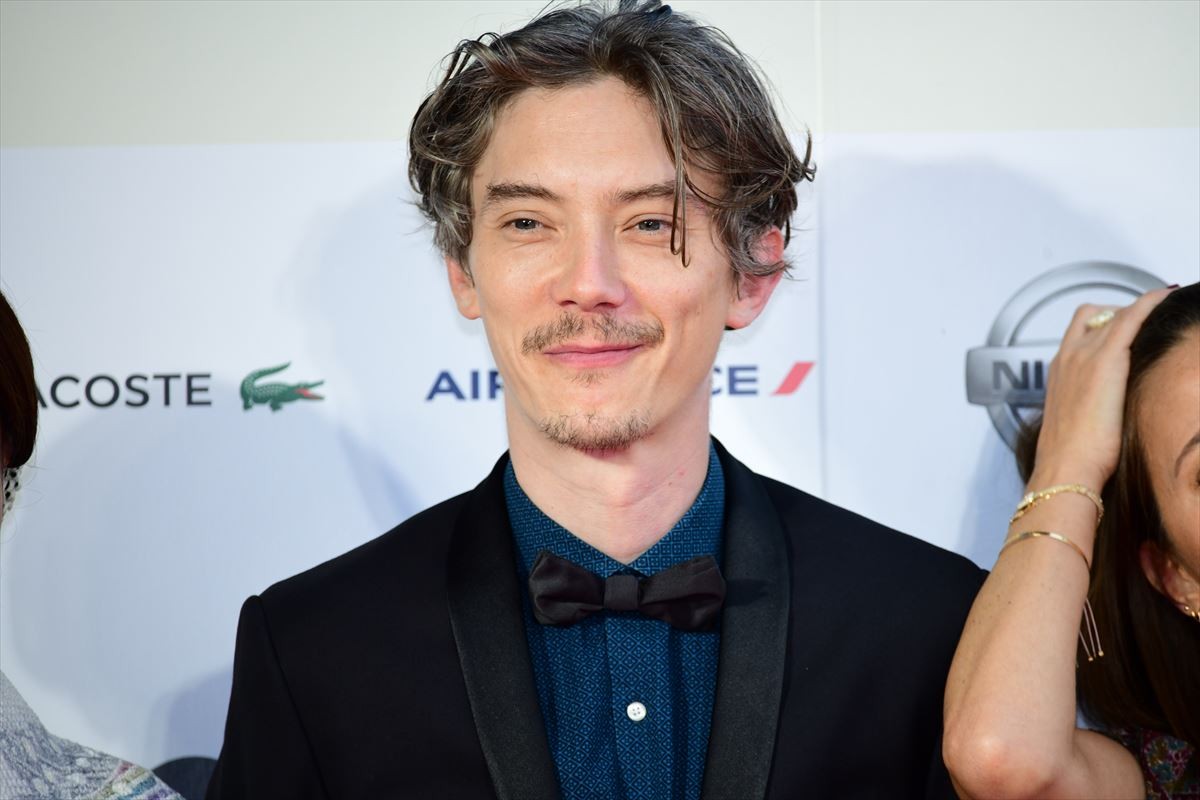常盤貴子、地元横浜でのフランス映画祭に「マリンな感じ」の着物で登場