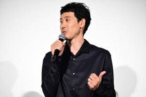 映画『焼肉ドラゴン』初日舞台挨拶に登壇した大泉洋