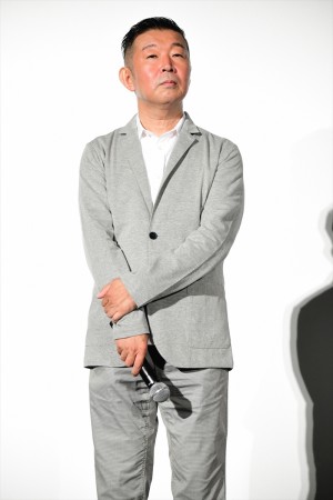 映画『焼肉ドラゴン』初日舞台挨拶に登壇した鄭義信監督