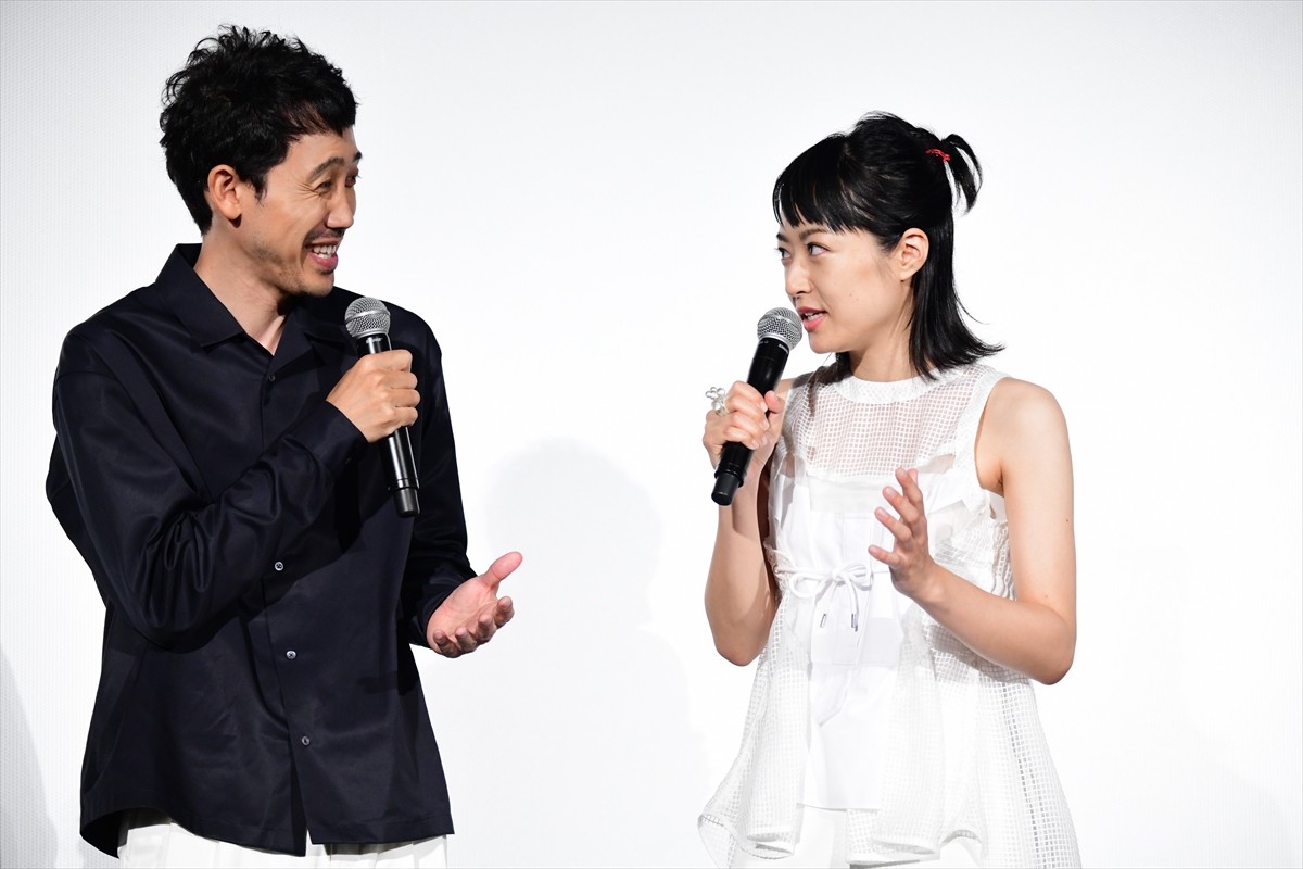 真木よう子、桜庭ななみの足を凝視　大泉洋は相撲の日韓戦に奮闘