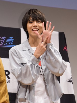 タカシ、超特急写真集『restart』発売記念イベントに登場