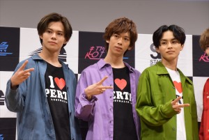 超特急写真集『restart』発売記念イベントに登場した（左から）カイ、リョウガ、タクヤ