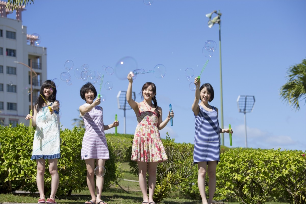 乃木坂46、写真集が13万部を突破　未公開アザーカット解禁