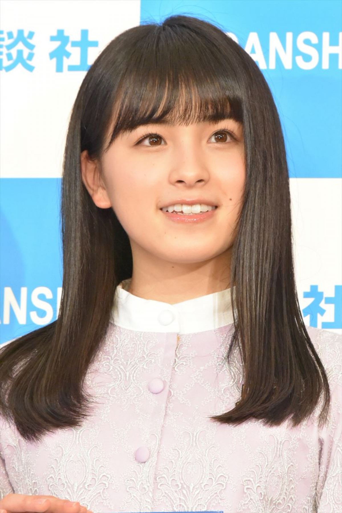 白石麻衣のキス顔に、秋元真夏「私にしか見せない表情です」と自信