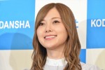 『乃木撮 VOL.01』刊行記者会見に出席した乃木坂46の白石麻衣