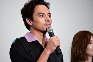 『君が君で君だ』完成披露舞台挨拶に登壇した満島真之介