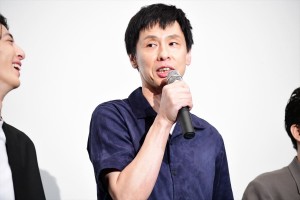 『君が君で君だ』完成披露舞台挨拶に登壇した大倉孝二