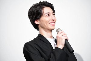 『君が君で君だ』完成披露舞台挨拶に登壇した高杉真宙