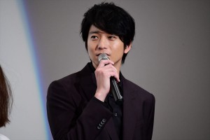 『君が君で君だ』完成披露舞台挨拶に登壇した向井理