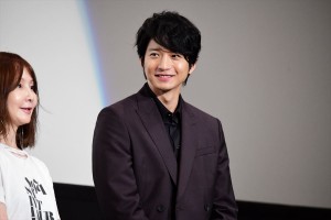 『君が君で君だ』完成披露舞台挨拶に登壇した向井理