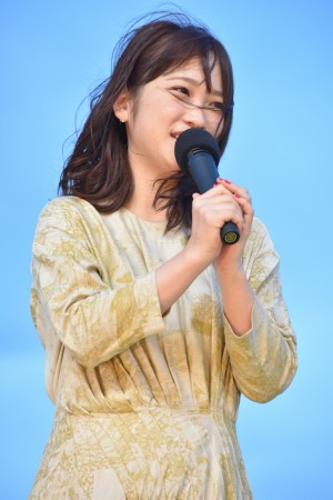 「東京シティ競馬」2018年帝王賞イメージキャラクター来場イベントに登場した川栄李奈