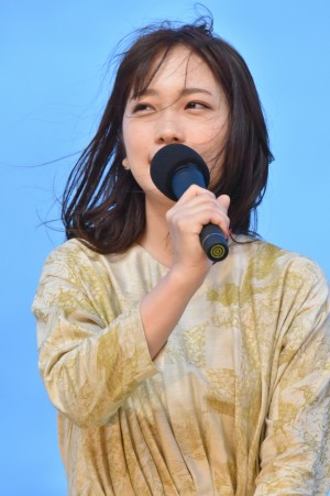 「東京シティ競馬」2018年帝王賞イメージキャラクター来場イベントに登場した川栄李奈