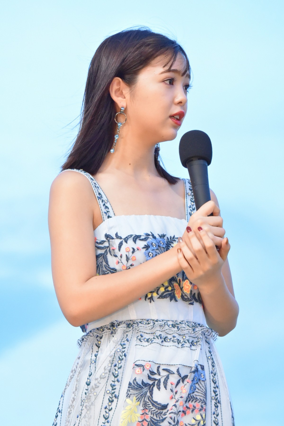 AKBの“当たり馬券”川栄李奈、自虐分析「ただ露出が多いだけ」