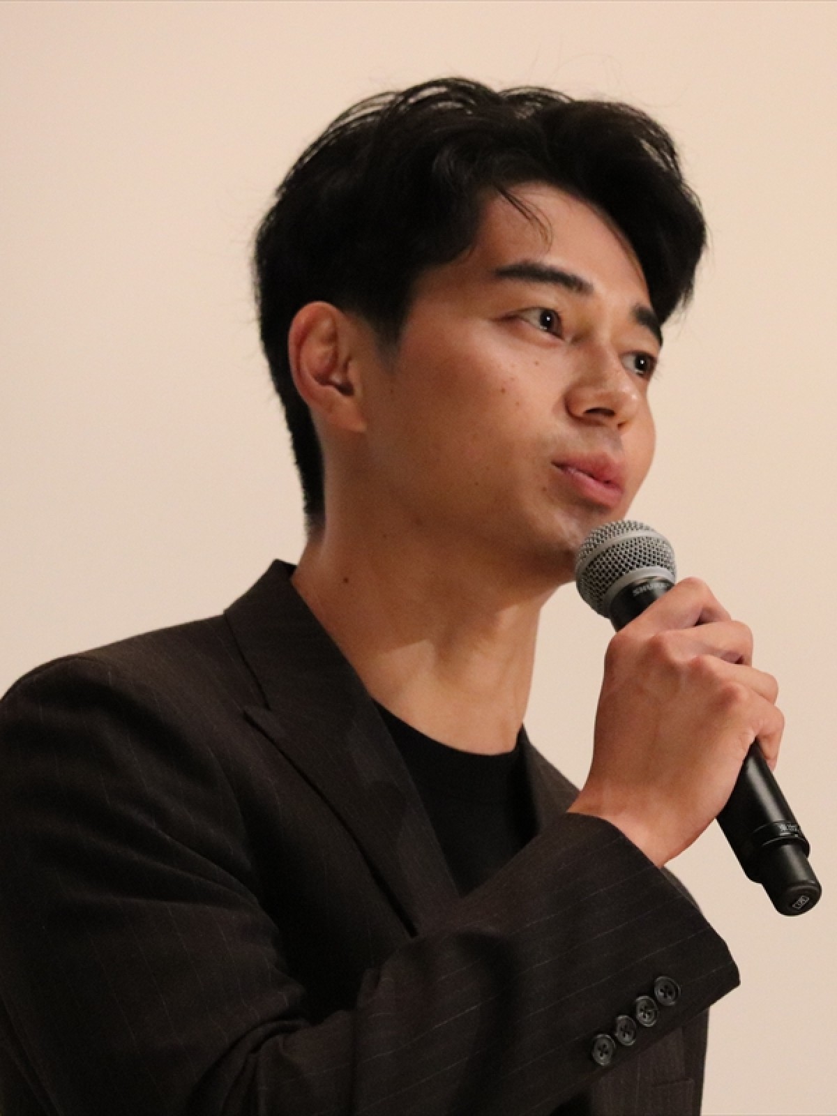 綾野剛、浅野忠信の暴走アドリブに苦戦 「本当にカオス状態だった」