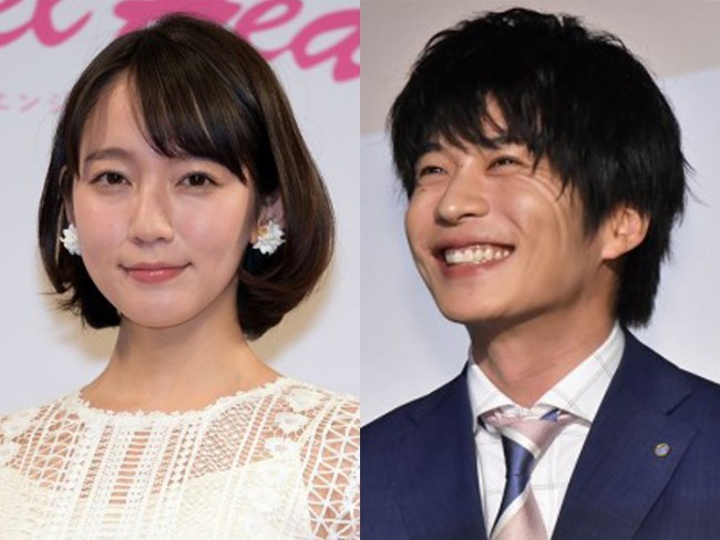 そろって“どーじょくん”ポーズを披露した吉岡里帆＆田中圭