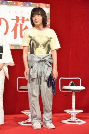 ドラマ『高嶺の花』記者会見に出席した峯田和伸