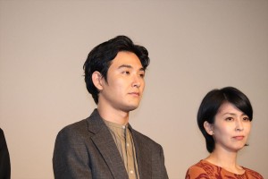 映画『泣き虫しょったんの奇跡』完成披露舞台挨拶に登壇した松田龍平