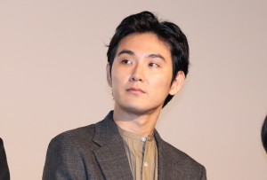 映画『泣き虫しょったんの奇跡』完成披露舞台挨拶に登壇した松田龍平