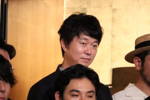 映画『泣き虫しょったんの奇跡』完成披露舞台挨拶に登壇した新井浩文