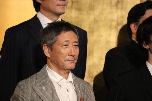 映画『泣き虫しょったんの奇跡』完成披露舞台挨拶に登壇した小林薫