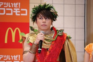 「アツいぜ！ ロコモコ」キャンペーン発表会に出席した西川貴教